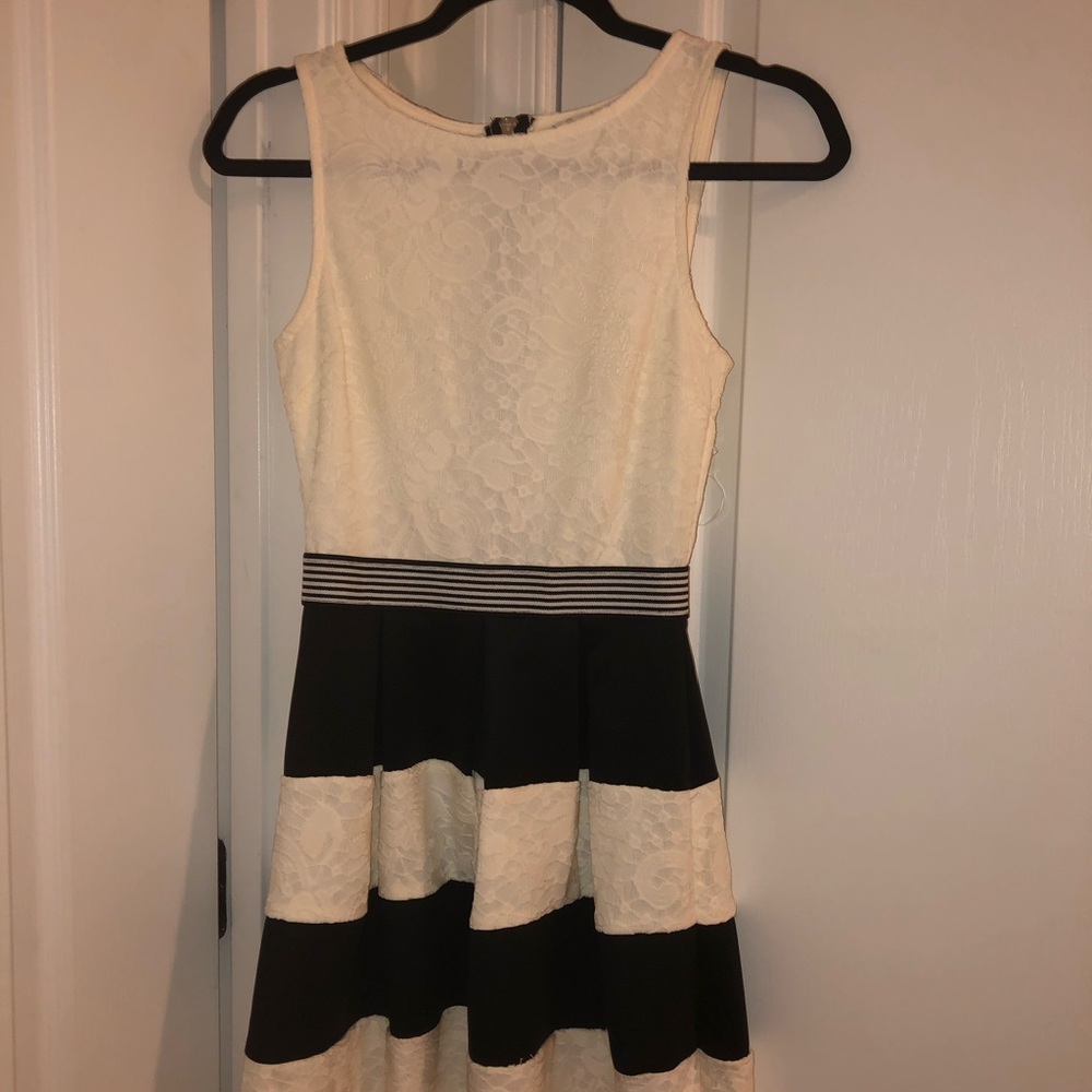 Juniors lace white and black fit and flare dress